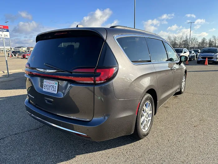 Avis Car Rental Picture 1