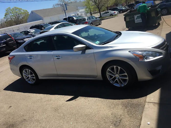 Sanon's Rent A Car Picture 3