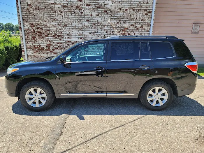 Awesome Ride Car Rental Picture 3