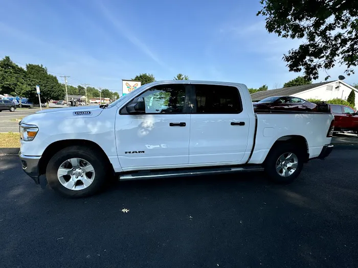 Avis Car Rental Picture 1