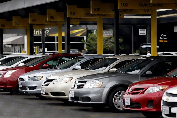 Hertz Car Rental - Foxborough - Washington Street Route Us-1 South Picture 4