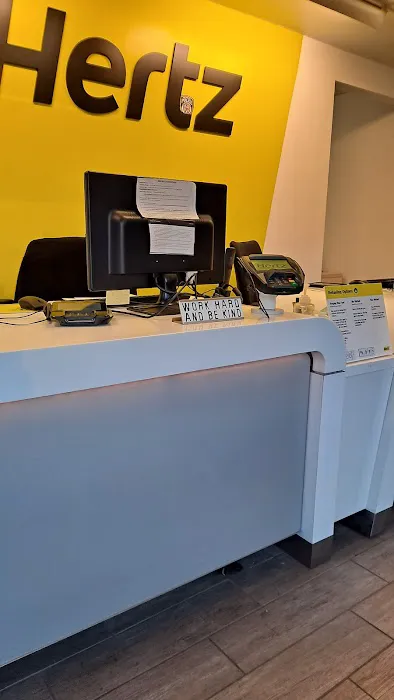 Hertz Car Rental - Weymouth - Washington Street Picture 1