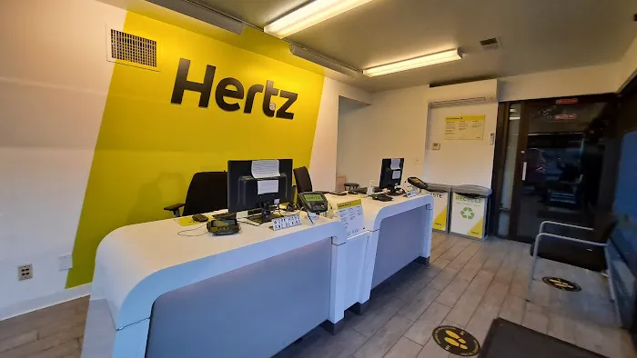 Hertz Car Rental - Weymouth - Washington Street Picture 4