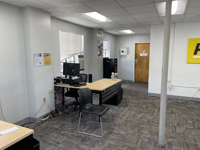 Hertz Car Rental - Dedham - Bridge Street Rt 109 Picture 6
