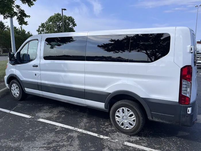 Avis Car Rental Picture 1