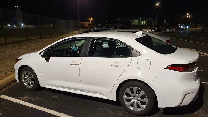 Avis Car Rental Picture 2