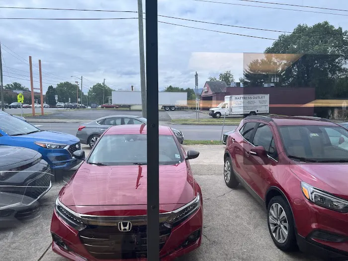 Hertz Car Rental - Salem - East 4th Street Picture 7