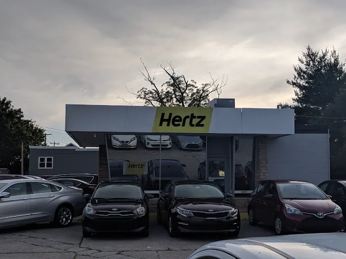 Hertz Car Rental - Salem - East 4th Street Picture 2