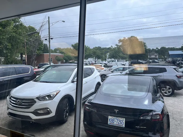 Hertz Car Rental - Salem - East 4th Street Picture 4