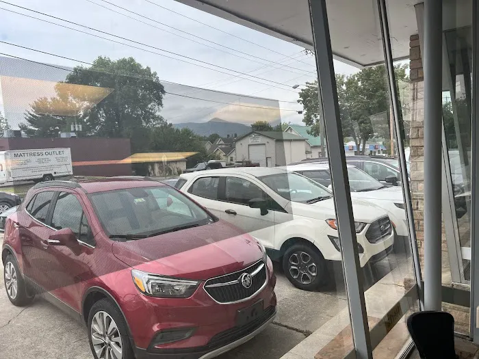 Hertz Car Rental - Salem - East 4th Street Picture 9