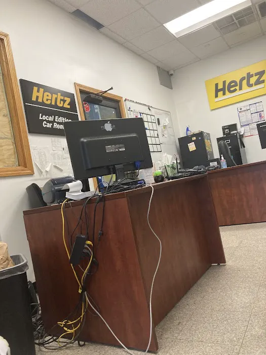 Hertz Car Rental - Dorchester - Freeport Hle Picture 7
