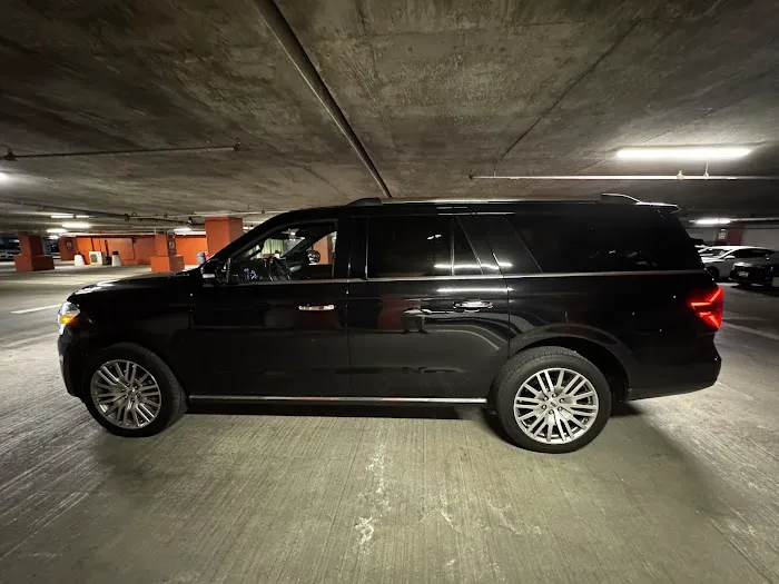 Avis Car Rental Picture 8
