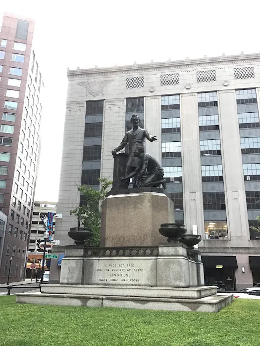 Hertz Car Rental - Boston - Park Plaza Picture 4