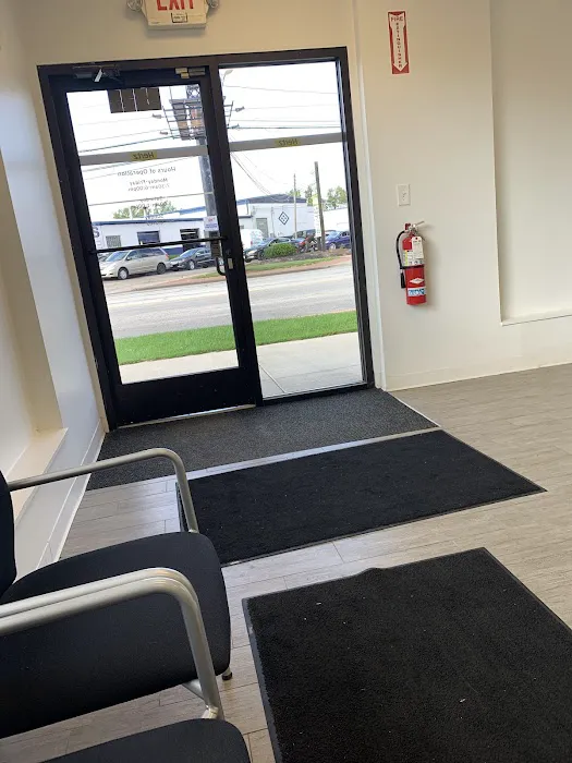 Hertz Car Rental - Parma - Brookpark Road Picture 3