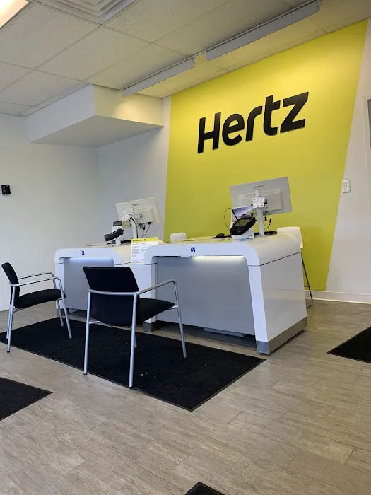 Hertz Car Rental - Parma - Brookpark Road Picture 2
