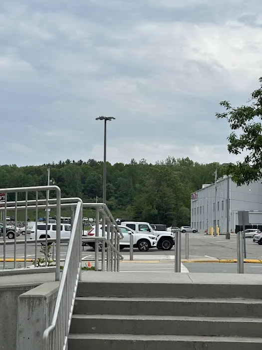 Hertz Car Rental - Bedford - Civil Air Terminal Picture 6