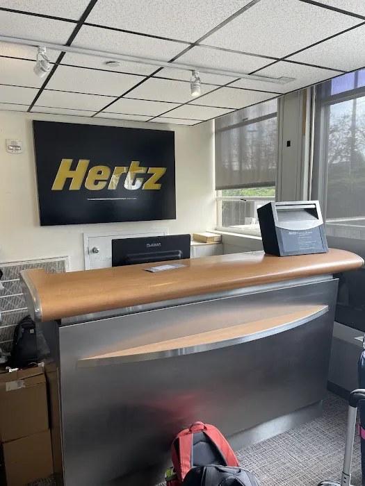 Hertz Car Rental - Bedford - Civil Air Terminal Picture 3