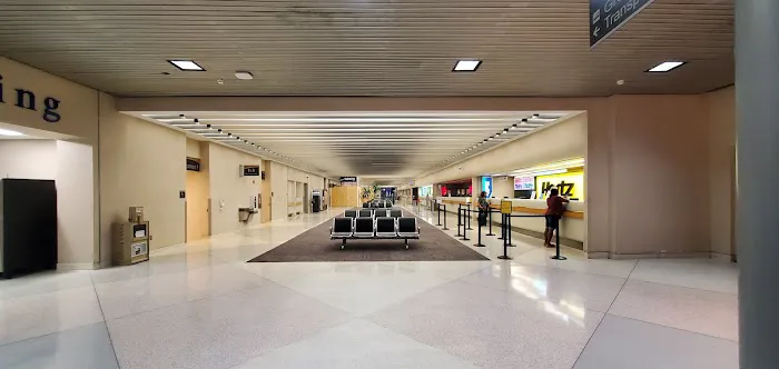 Hertz Car Rental - Greensboro International Airport-(GSO) Picture 4