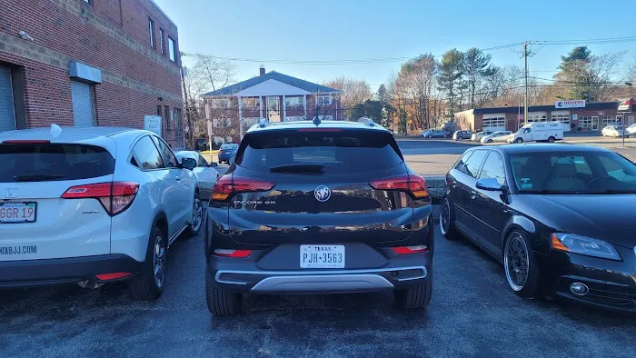 Hertz Car Rental - Woburn - Main Street Picture 4