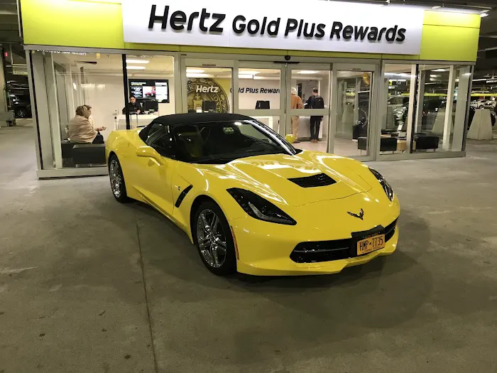 Hertz Car Rental - Boston - Boston Logan International Airport (BOS) Picture 2