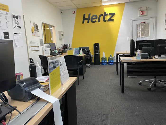 Hertz Car Rental - Malden - Eastern Avenue Picture 5