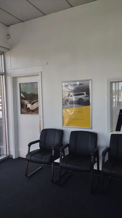 Hertz Car Rental - Durham - Hillsborough Road Picture 9
