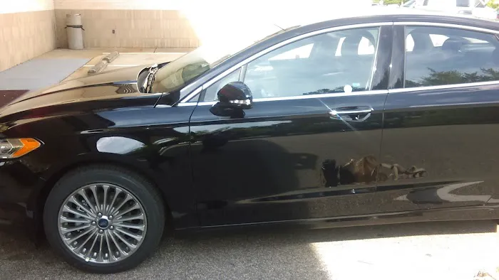 Avis Car Rental Picture 1