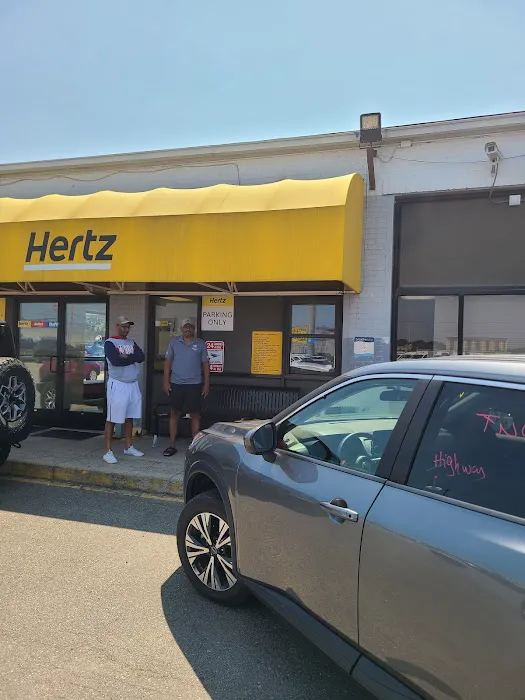 Hertz Car Rental - Revere - Lee Burbank Highway Picture 7