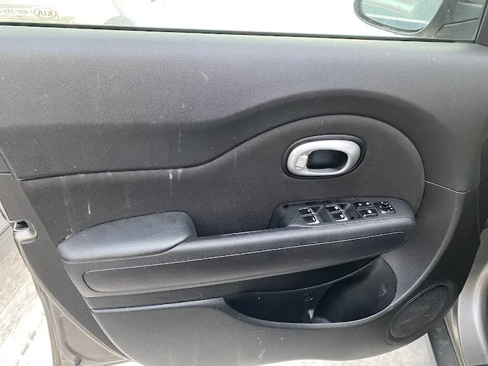 Avis Car Rental Picture 1