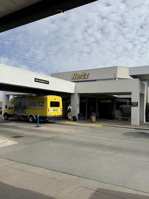 Hertz Car Rental - Raleigh - Raleigh-durham International Airport (RDU) Picture 5