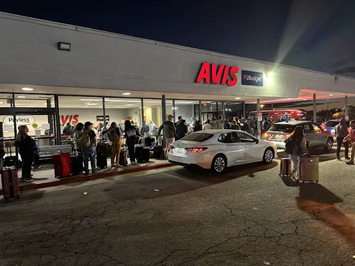 Avis Car Rental Picture 2