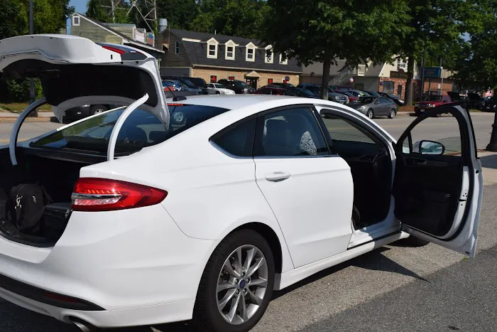 Hertz Car Rental - Salem - Bridge Street Picture 6