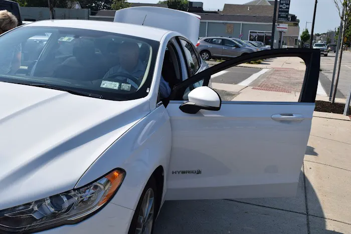 Hertz Car Rental - Salem - Bridge Street Picture 2
