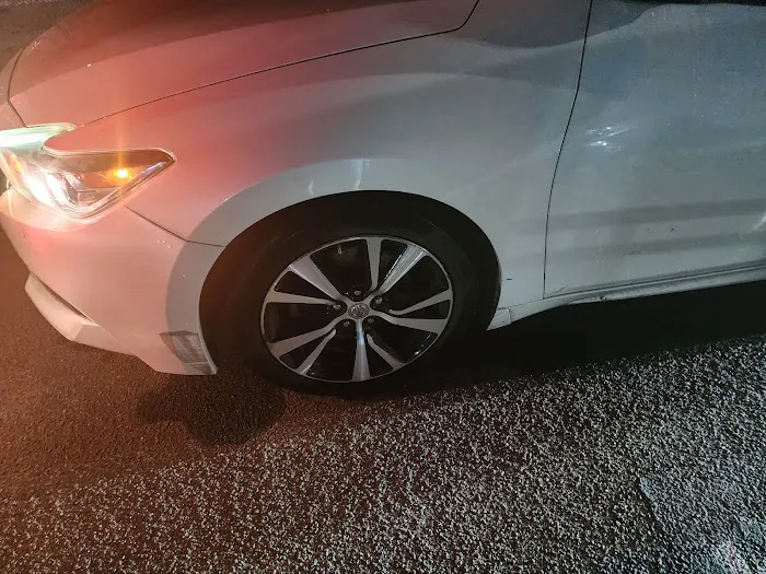 Avis Car Rental Picture 2