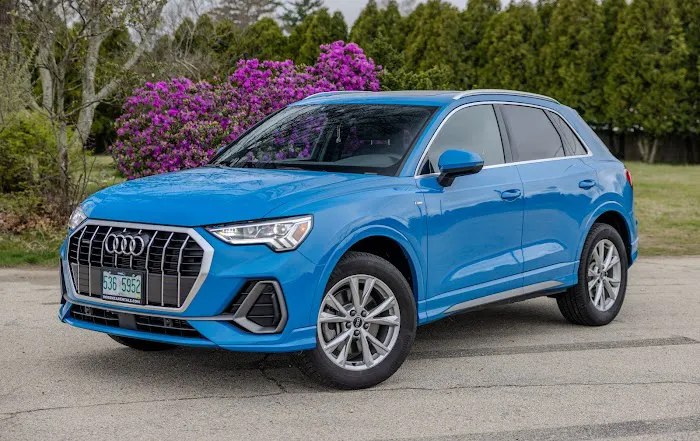 Vorenza Rental Cars - Derry, NH Picture 1