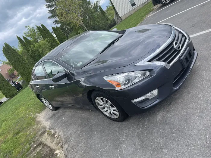 Rebecca cars Rentals Picture 4
