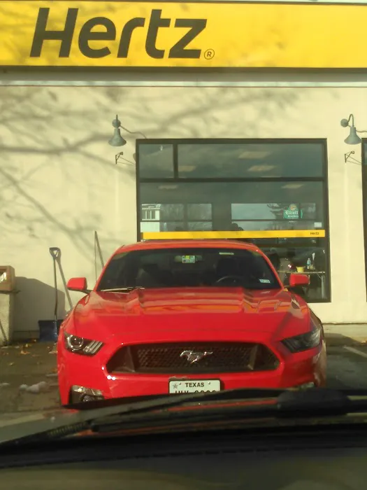 Hertz Car Rental - Fitchburg - Whalon Street Picture 2