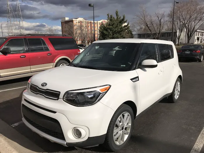 Avis Car Rental Picture 3