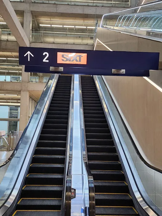 Sixt Rent A Car Terminal 2 Picture 4