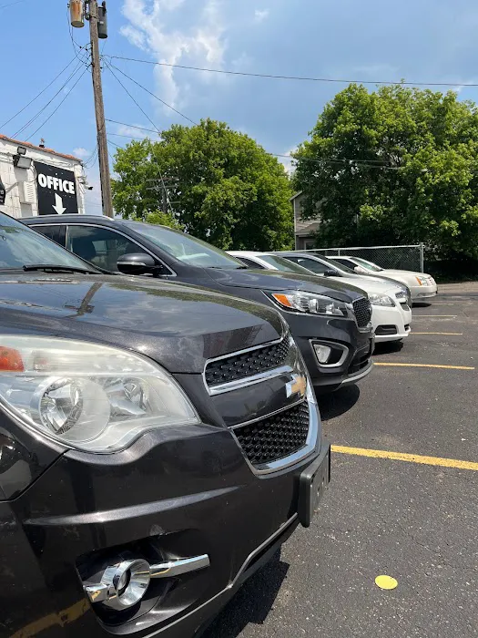 Amazing Car Rental Picture 2