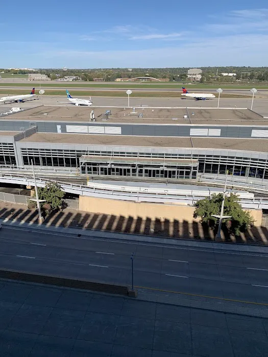 Dollar Car Rental - Minneapolis International Airport Picture 4