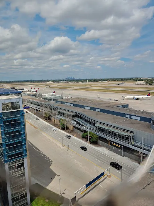 Hertz Car Rental - Saint Paul - Minneapolis-saint Paul International Airport (MSP) Picture 5
