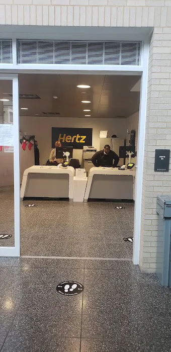 Hertz Car Rental - Saint Paul - E Kellogg Boulevard Picture 8