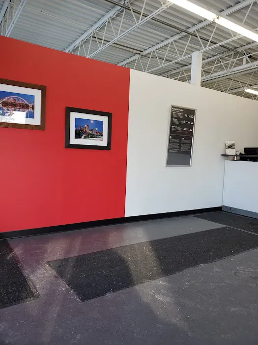 Avis Car Rental Picture 2