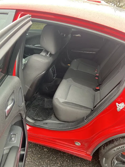 Top Tier premium car rental Picture 5