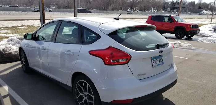Avis Car Rental Picture 1