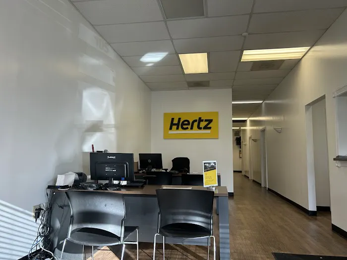 Hertz Car Rental - Duluth - Satellite Boulevard Picture 4