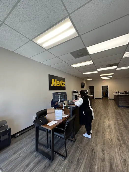 Hertz Car Rental - Roswell - Holcomb Bridge Road Picture 2