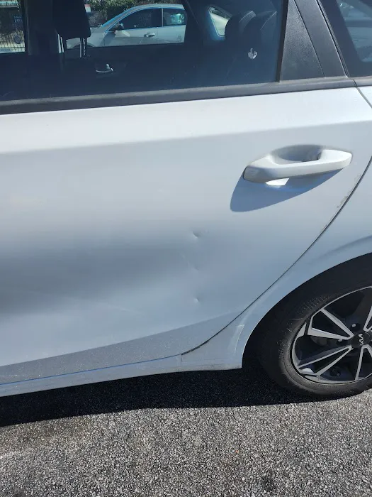 Avis Car Rental Picture 9