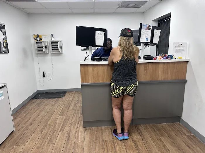 Hertz Car Rental - Marietta - Cobb Parkway S Picture 4
